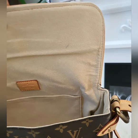 🔥🔥Good Condition 🔥 Authentic Louis Vuitton hudson pm - Picture 11 of 17